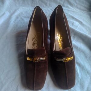 Salvatore Ferragamo Brown Suede Leather Court Block Heels FF Logo Size 7 Luxury